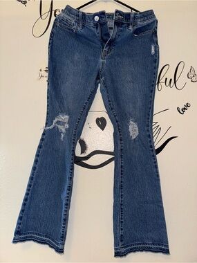 Old Navy High Rise Dark wash distressed bootcut jeans
Size S
